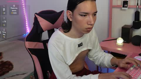 Snapshot of flaream_angel chatting on 12/27/24, 12:56 Alexa online show from 12/27/24, 12:56