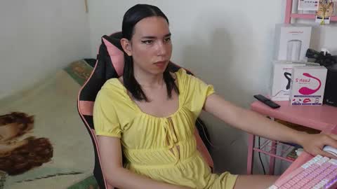 Snapshot of flaream_angel chatting on 11/08/25, 05:45 Alexa online show from 11/08/25, 05:45