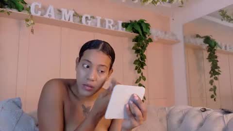 Snapshot of flavia_cruz chatting on 06/30/26, 12:17 Flavia online show from 06/30/26, 12:17