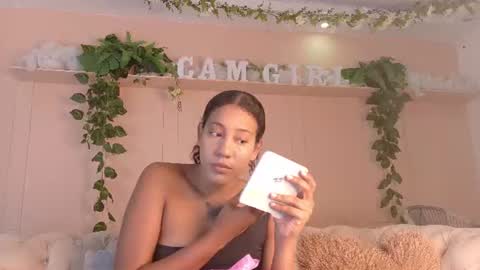 Snapshot of flavia_cruz chatting on 07/16/26, 12:44 Flavia online show from 07/16/26, 12:44