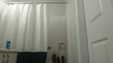 Snapshot of flboyz chatting on 10/03/25, 02:19 The Rain-Bro online show from 10/03/25, 02:19