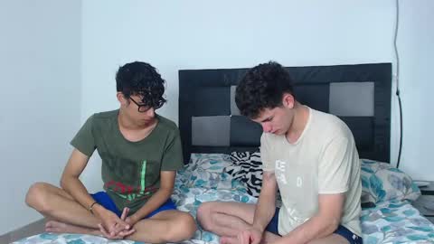 Snapshot of fleeting_love chatting on 03/21/26, 01:32 Steven and Daniel online show from 03/21/26, 01:32