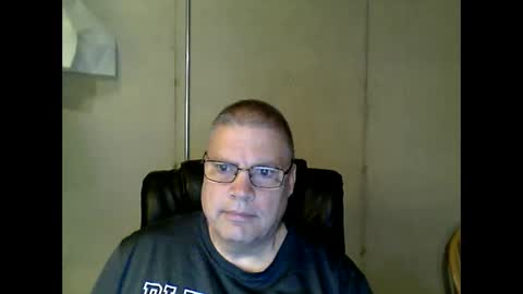 Snapshot of fletch32 chatting on 05/10/26, 03:06 jd online show from 05/10/26, 03:06