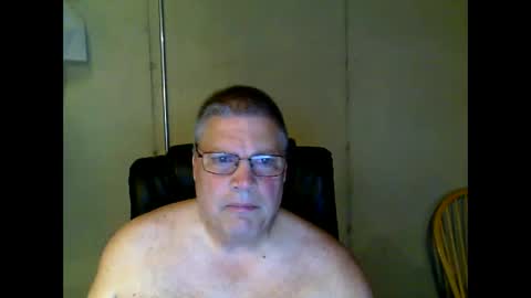 Snapshot of fletch32 chatting on 06/07/26, 04:49 jd online show from 06/07/26, 04:49