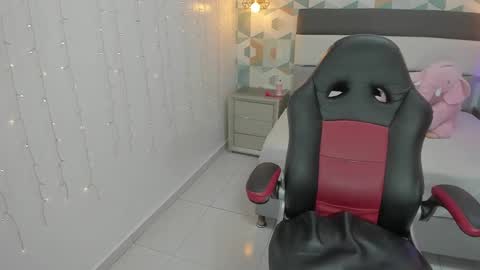   FLEUR   online show from 01/29/25, 07:11