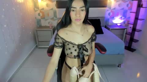   FLEUR   online show from 02/03/25, 07:10