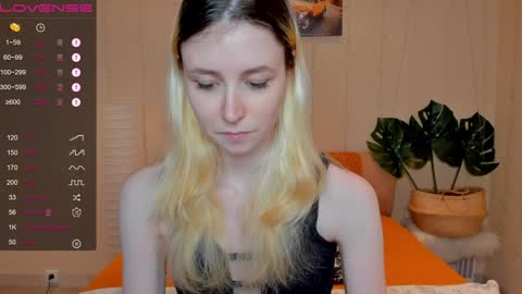 Snapshot of fleximona chatting on 12/08/24, 09:46 FlexiMona online show from 12/08/24, 09:46