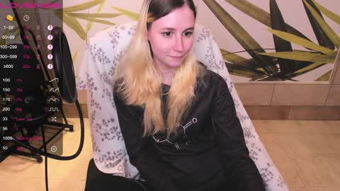 Snapshot of fleximona chatting on 01/25/25, 03:52 FlexiMona online show from 01/25/25, 03:52