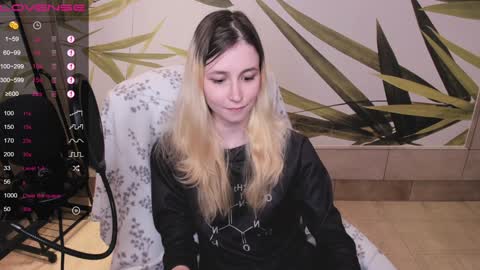 Snapshot of fleximona chatting on 01/26/25, 12:43 FlexiMona online show from 01/26/25, 12:43