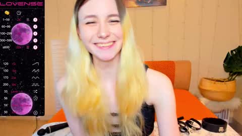 Snapshot of fleximona chatting on 02/14/25, 08:42 FlexiMona online show from 02/14/25, 08:42