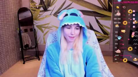 Snapshot of fleximona chatting on 01/10/26, 08:27 FlexiMona online show from 01/10/26, 08:27