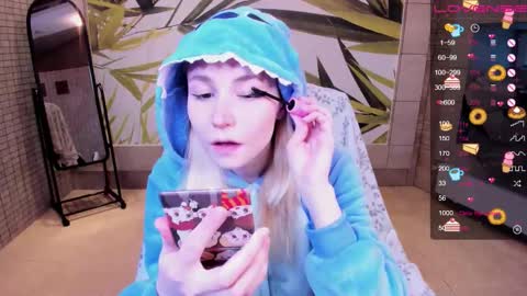 Snapshot of fleximona chatting on 01/18/26, 10:08 FlexiMona online show from 01/18/26, 10:08