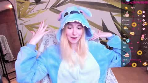 Snapshot of fleximona chatting on 02/14/26, 09:17 FlexiMona online show from 02/14/26, 09:17