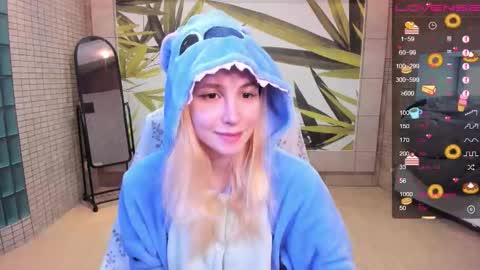 Snapshot of fleximona chatting on 02/22/26, 09:19 FlexiMona online show from 02/22/26, 09:19