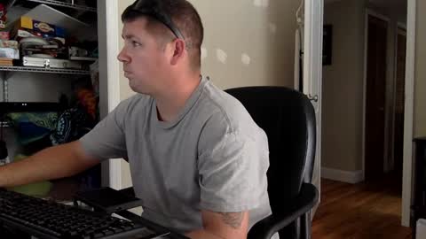 Snapshot of flguy_mike chatting on 02/05/25, 07:31 FL guy online show from 02/05/25, 07:31