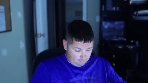 Snapshot of flguy_mike chatting on 10/28/25, 12:41 FL guy online show from 10/28/25, 12:41