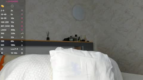 Snapshot of flirtykitty_ chatting on 03/27/26, 02:39 Emely online show from 03/27/26, 02:39