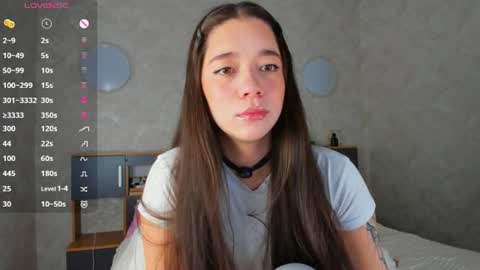 Snapshot of flirtykitty_ chatting on 06/17/26, 04:37 Emely online show from 06/17/26, 04:37