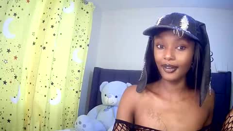 sheery online show from 09/30/25, 12:21