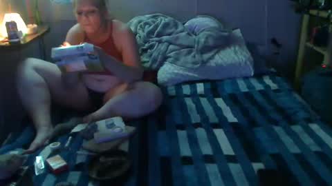 Snapshot of flopikin69 chatting on 12/28/24, 10:25 Eisha online show from 12/28/24, 10:25