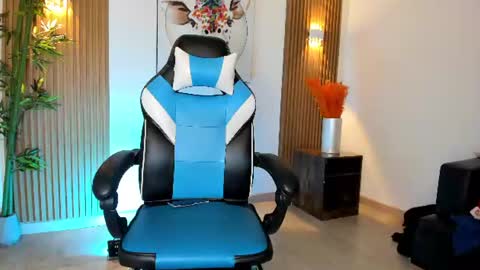  Flor  online show from 06/19/26, 02:49