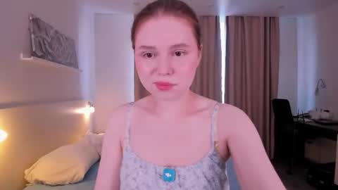 Snapshot of flora_fiore chatting on 06/28/26, 06:08 Hayley I WILL COME BACK ON MAY 27TH 6pm UTC online show from 06/28/26, 06:08