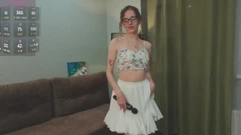 Snapshot of florafitch chatting on 10/12/25, 01:21 Anna online show from 10/12/25, 01:21