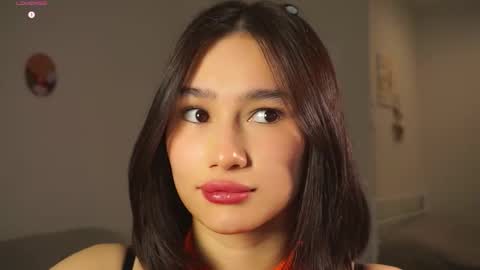 Viola online show from 11/05/25, 04:34