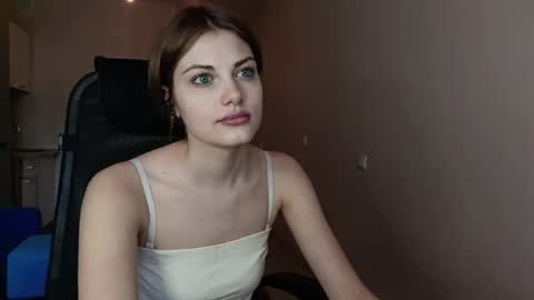 Snapshot of florenceheatly chatting on 05/16/26, 10:12 Flora online show from 05/16/26, 10:12
