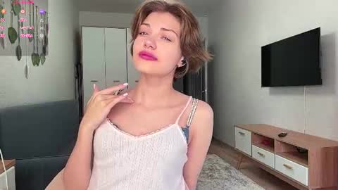 Snapshot of florenceheatly chatting on 06/30/26, 10:05 Flora online show from 06/30/26, 10:05