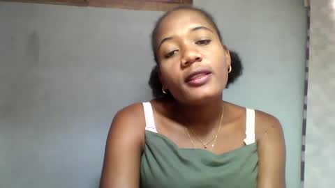 florencia011 online show from 02/12/25, 07:55