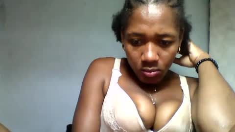 florencia011 online show from 02/12/25, 09:11