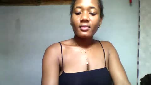 florencia011 online show from 02/14/25, 01:02