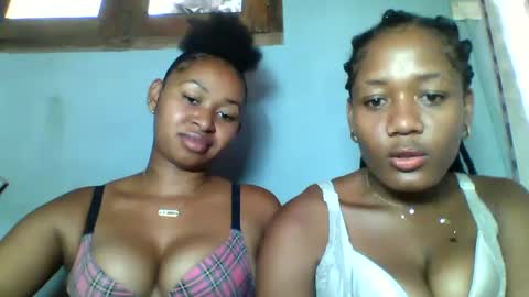 florencia011 online show from 02/23/25, 11:33