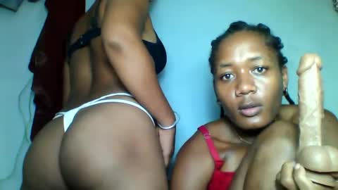 florencia011 online show from 02/25/25, 11:30