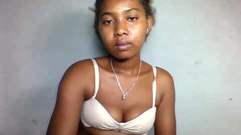 florencia011 online show from 03/12/25, 06:22