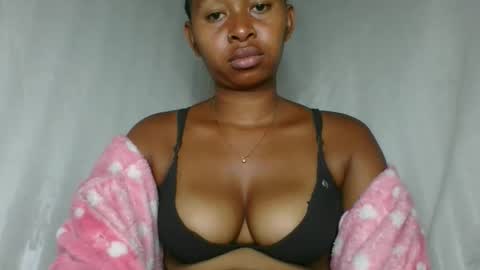 Snapshot of florencia011 chatting on 12/22/25, 06:16 florencia011 online show from 12/22/25, 06:16