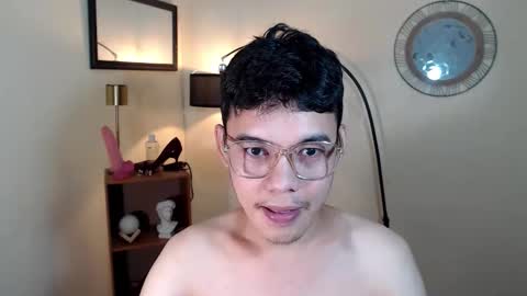 Snapshot of floriankeirxx_ chatting on 10/18/25, 02:14 floriankeirxx_ online show from 10/18/25, 02:14