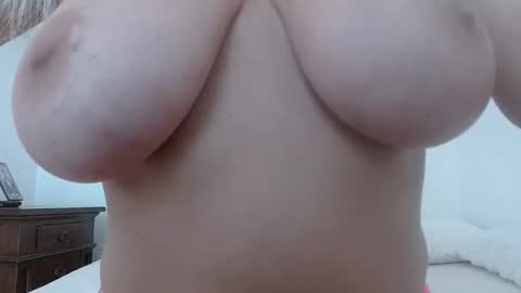 Snapshot of florya4you chatting on 04/16/26, 02:51 florya4you online show from 04/16/26, 02:51