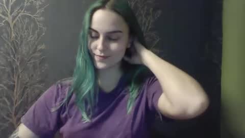 Snapshot of flower_bluee chatting on 12/22/25, 11:40 Ambika 3 online show from 12/22/25, 11:40