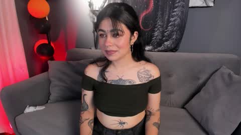 Snapshot of flower_smith_ chatting on 10/14/25, 12:06 Its a pleasure to meet you. Im Flower. Help me reach 1k. Follow me. online show from 10/14/25, 12:06