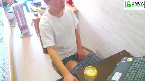Snapshot of flowerbox chatting on 02/01/26, 06:12 flowerbox online show from 02/01/26, 06:12
