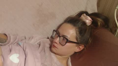 say meow and send tip  online show from 10/31/25, 11:06