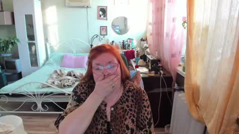 Snapshot of flowerlover8 chatting on 05/16/26, 05:01 Flowerlower online show from 05/16/26, 05:01