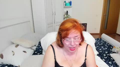 Snapshot of flowerlover8 chatting on 05/17/26, 05:20 Flowerlower online show from 05/17/26, 05:20