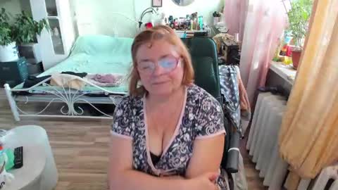Snapshot of flowerlover8 chatting on 06/18/26, 04:55 Flowerlower online show from 06/18/26, 04:55
