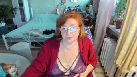 Snapshot of flowerlover8 chatting on 06/25/26, 06:56 Flowerlower online show from 06/25/26, 06:56