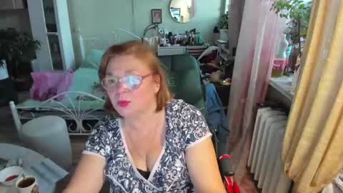 Snapshot of flowerlover8 chatting on 07/07/26, 06:34 Flowerlower online show from 07/07/26, 06:34