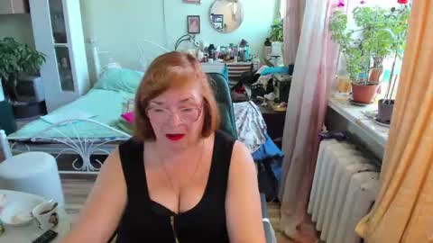 Snapshot of flowerlover8 chatting on 07/11/26, 07:55 Flowerlower online show from 07/11/26, 07:55