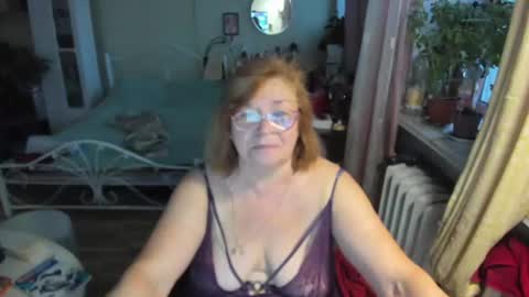 Snapshot of flowerlover8 chatting on 07/17/26, 01:01 Flowerlower online show from 07/17/26, 01:01
